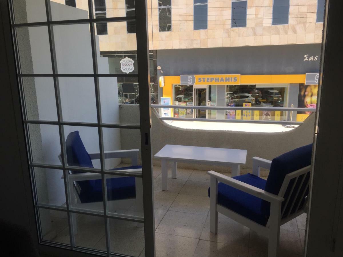 Modern Apartment In Paphos Town Centre Exterior photo