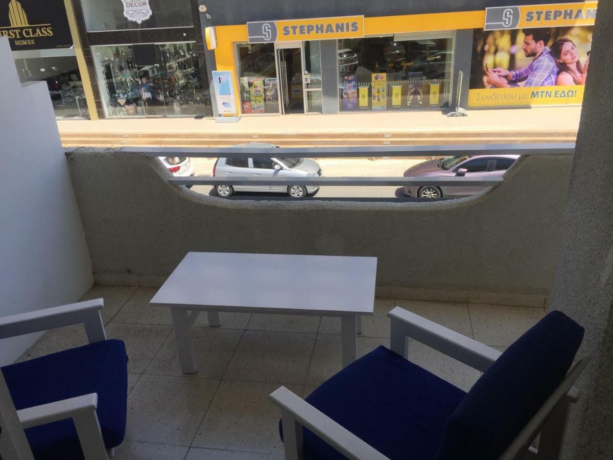 Modern Apartment In Paphos Town Centre Exterior photo